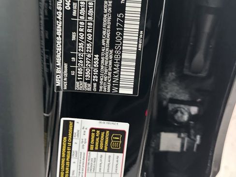 Used 2025 Mercedes-Benz GLC 300 4MATIC image 32