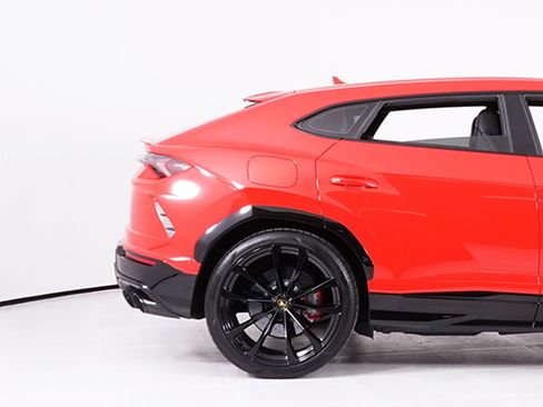 Used 2022 Lamborghini Urus AWD/4WD image 14