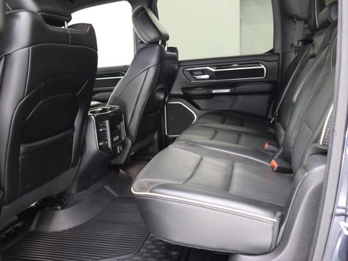 Used 2019 RAM 1500 Laramie AWD/4WD image 9