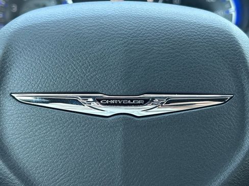 New 2026 Chrysler Pacifica Select image 12