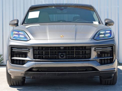 Used 2024 Porsche Cayenne Turbo image 7