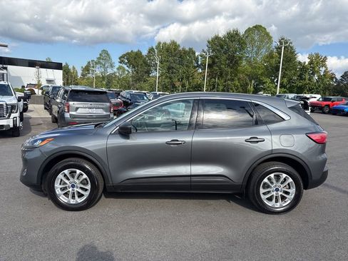 Used 2022 Ford Escape SE image 2