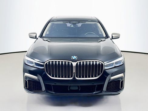 Used 2020 BMW M760i xDrive w/ Luxury Rear Seating Package image 2