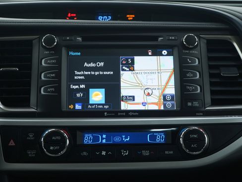 Used 2019 Toyota Highlander XLE image 20