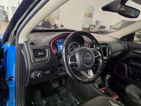 Used 2019 Jeep Compass Trailhawk w/ Cold Weather Group AWD/4WD image 7