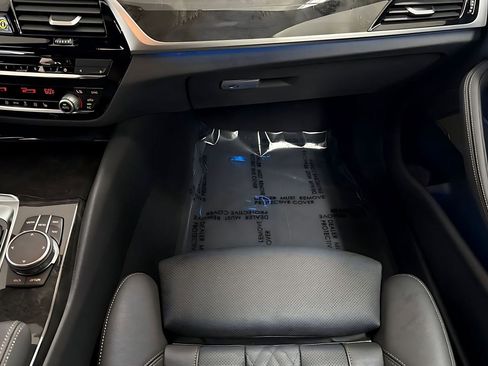 Used 2023 BMW 530e w/ Premium Package image 24