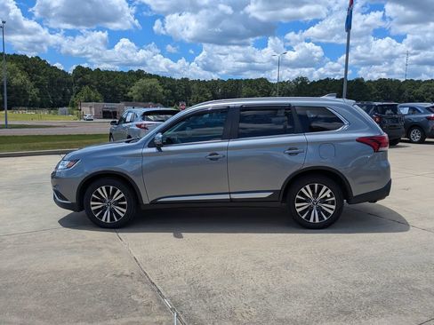 Used 2020 Mitsubishi Outlander ES AWD/4WD image 2