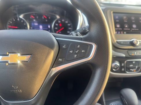 Used 2022 Chevrolet Equinox LS w/ LS Convenience Package AWD/4WD image 24