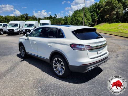 Used 2022 Lincoln Nautilus Reserve FWD image 3