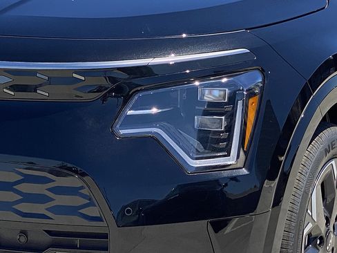 New 2026 Kia Niro Wave FWD image 8