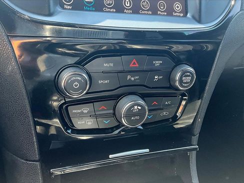 Used 2021 Chrysler 300 S image 31