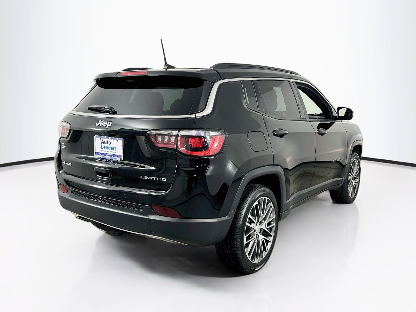 Used 2023 Jeep Compass Limited AWD/4WD image 5