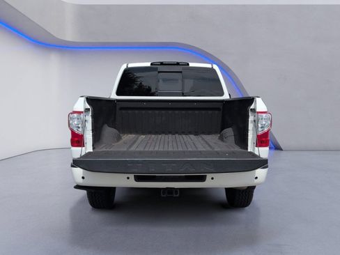 Used 2021 Nissan Titan SV w/ SV Convenience Package RWD image 14