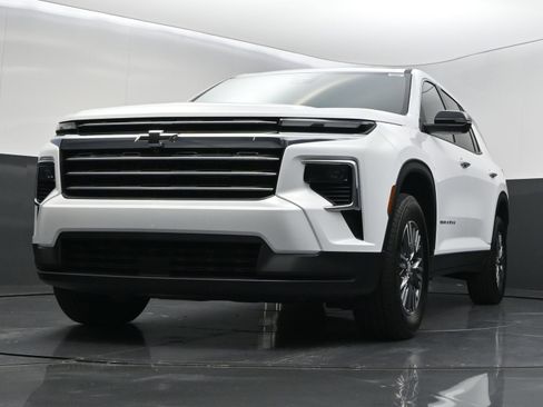 New 2026 Chevrolet Traverse LT w/ Driver Confidence Package FWD image 37