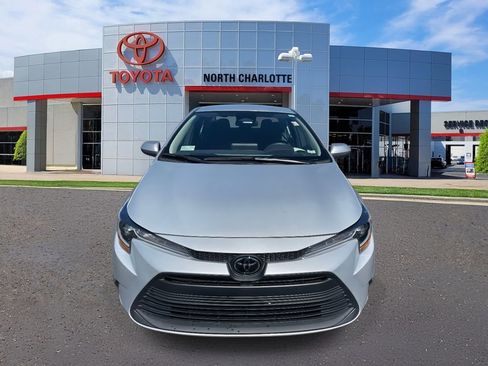Used 2023 Toyota Corolla LE image 4