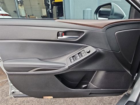 Used 2021 Toyota Avalon XLE w/ Carpet Mat Package (TMS) image 28