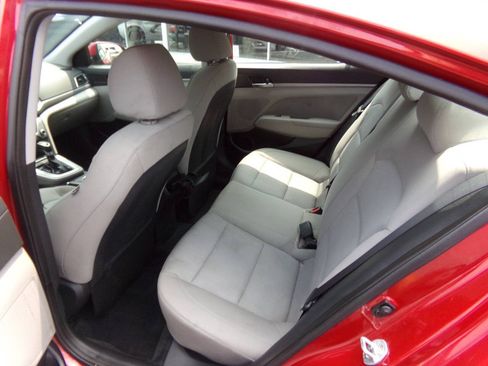 Used 2017 Hyundai Elantra SE FWD image 13