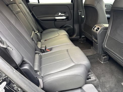 Used 2025 Mercedes-Benz GLB 250 4MATIC image 38