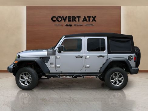 Used 2020 Jeep Wrangler Unlimited Sport AWD/4WD image 2