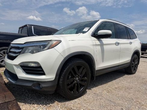 Used 2017 Honda Pilot Elite image 1