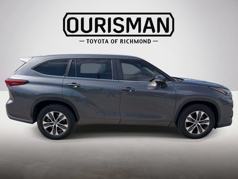 Used 2023 Toyota Highlander XLE FWD image 9