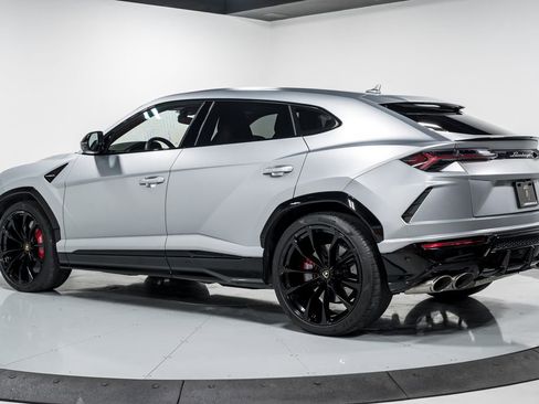 Used 2022 Lamborghini Urus AWD/4WD image 5
