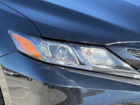 Used 2020 Toyota Camry SE image 9