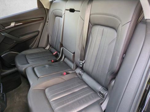 Used 2019 Audi Q5 2.0T Premium Plus w/ Premium Plus Package image 17