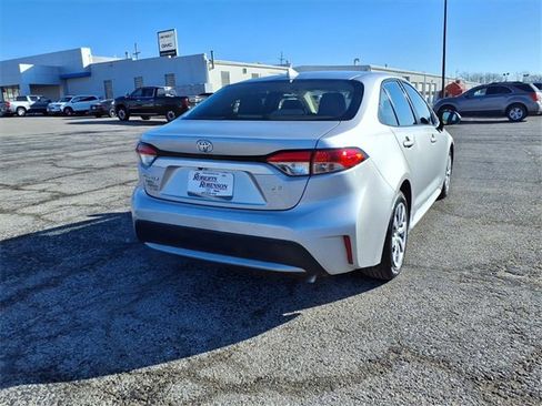 Used 2022 Toyota Corolla LE image 24