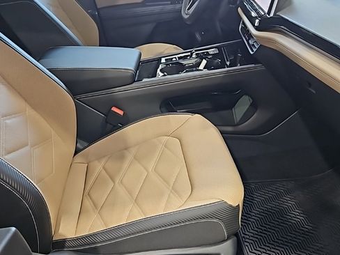 New 2026 Volkswagen Atlas Cross Sport SE image 13