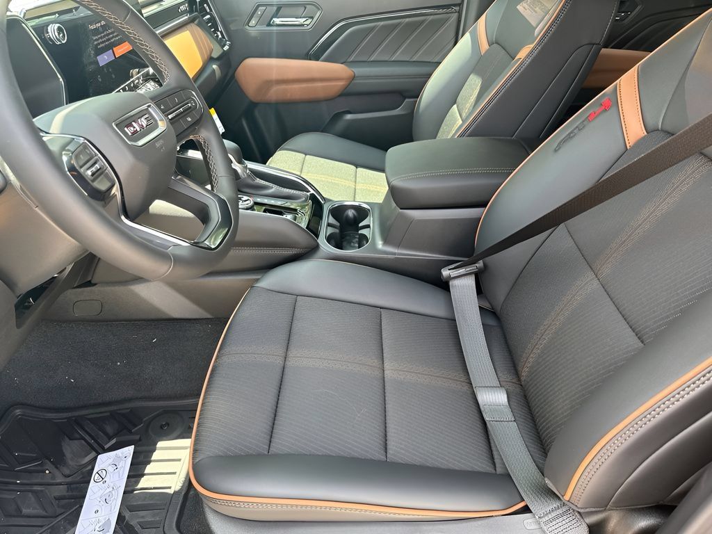 New 2026 GMC Canyon AT4 AWD/4WD image 9