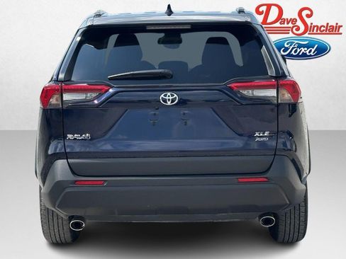 Used 2025 Toyota RAV4 XLE AWD/4WD image 8