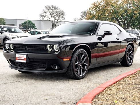 Used 2022 Dodge Challenger SXT w/ Blacktop Package image 9