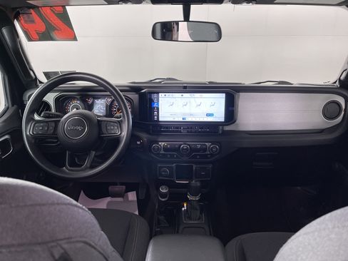 Used 2024 Jeep Gladiator Sport image 14