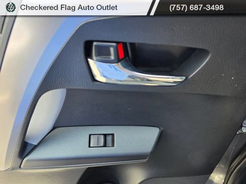 Used 2018 Toyota RAV4 XLE FWD image 41