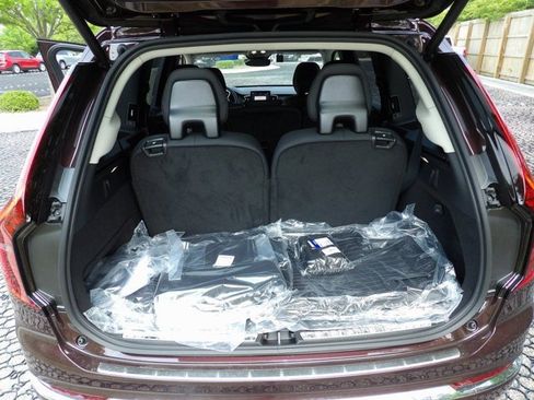 Certified 2025 Volvo XC90 T8 Plus w/ Protection Package Premier AWD/4WD image 16