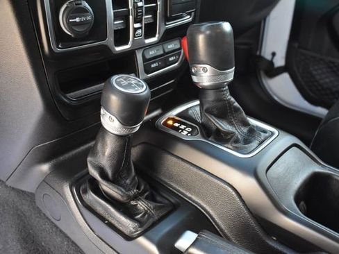 Used 2022 Jeep Wrangler Unlimited Sahara image 21