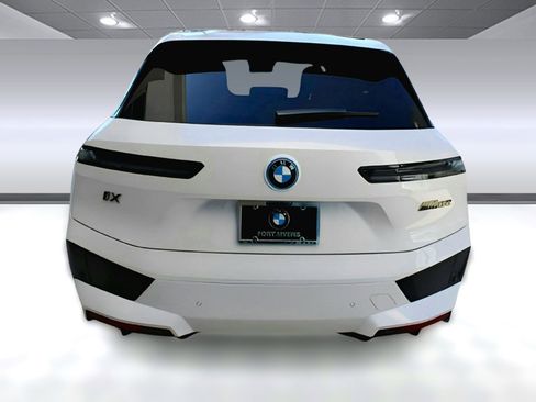 Used 2025 BMW iX M60 image 8