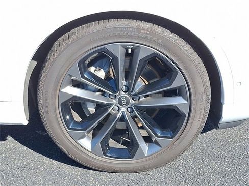 Used 2025 Audi Q7 3.0T Prestige w/ Prestige Package image 8