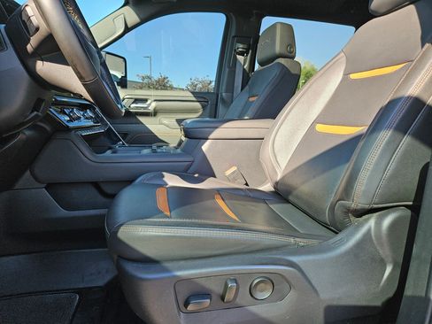 Used 2026 GMC Sierra 2500 AT4 AWD/4WD image 15
