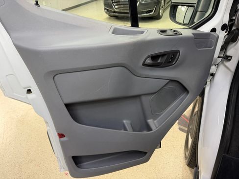 Used 2018 Ford Transit 150 XL RWD image 33