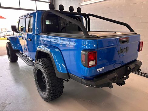 Used 2025 Jeep Gladiator Sport AWD/4WD image 4