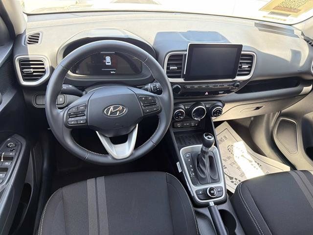 Used 2026 Hyundai Venue SEL FWD image 8