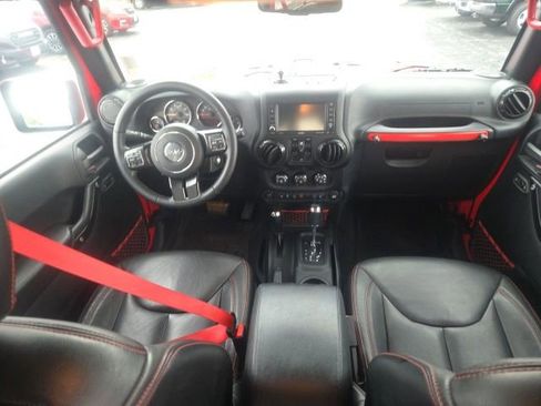 Used 2017 Jeep Wrangler Unlimited Rubicon AWD/4WD image 26