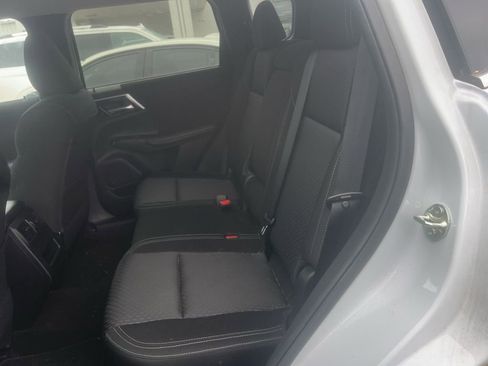 Used 2024 Mitsubishi Outlander ES FWD image 6