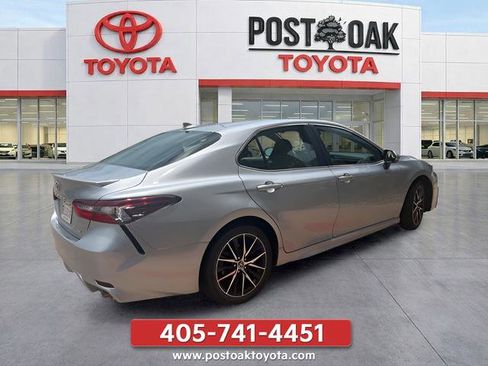 Used 2023 Toyota Camry SE FWD image 6