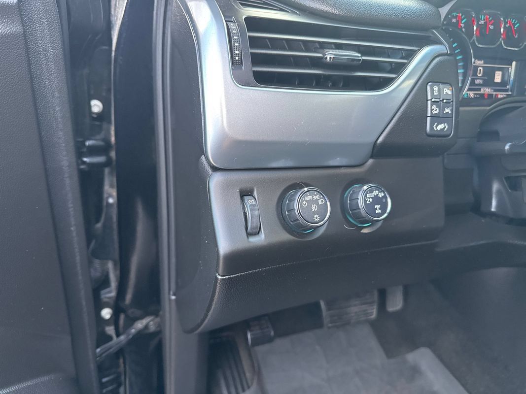 Used 2017 Chevrolet Tahoe LT AWD/4WD image 32