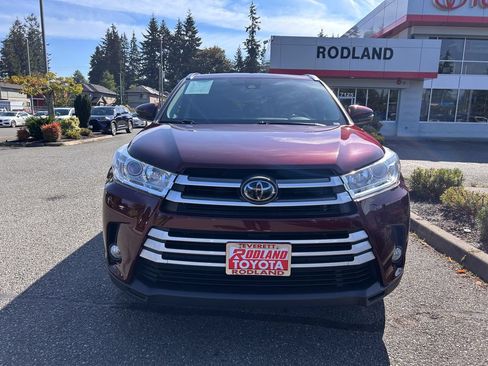 Used 2019 Toyota Highlander XLE AWD/4WD image 7