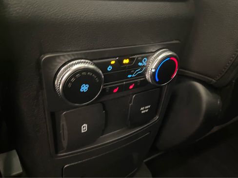 Used 2022 Ford Explorer Limited w/ Equipment Group 301A image 22