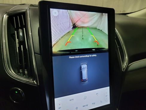 Used 2021 Ford Edge Titanium image 10